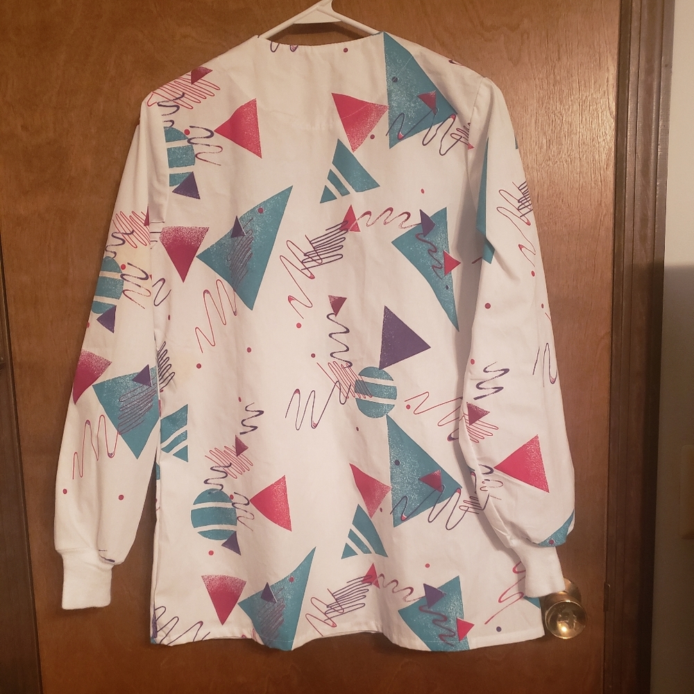 NWOT Scrub Top - Picture 3 of 3